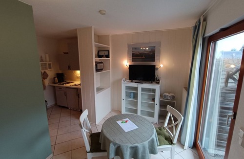 Lauterbach Apartment | Apartment with Terrace 02 - Guesthouse Captain Winston
