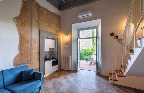 Pistoia Apartment | Apartment with terrace in center