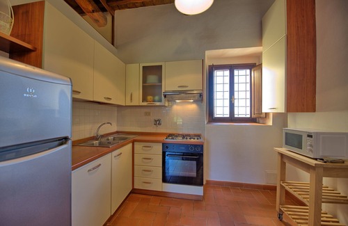 San Casciano in Val di Pesa Apartment | Apartment with WIFI, A/C, pool, TV, pets allowed, panoramic view, parking, close to Greve In Chianti