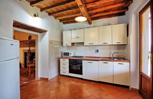 San Casciano in Val di Pesa Apartment | Apartment with WIFI, pool, A/C, TV, terrace, panoramic view, parking, close to Greve In Chianti