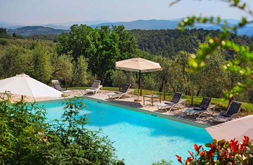 San Casciano in Val di Pesa Apartment | Apartment with WIFI, pool, A/C, TV, terrace, panoramic view, parking, close to Greve In Chianti