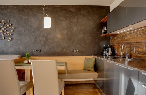 Rifiano Apartment | Apartment "Wohnung 2" with Mountain View, Heated Pool & Wi-Fi
