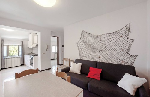 Celle Ligure Apartment | Apartment 'Zafferano Suites - Basilico' with Shared Garden and Wi-Fi