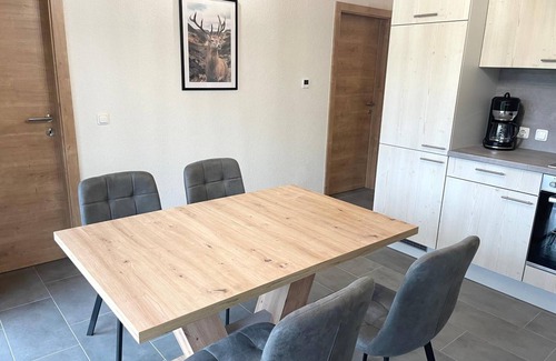 Reichenau Apartment | Apartment 'Zum Klammlhof' with Mountain View, Private Terrace and Wi-Fi