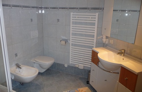 Innervillgraten Apartment | Apartmenthaus Gutwenger, Holiday village views with mountain panorama