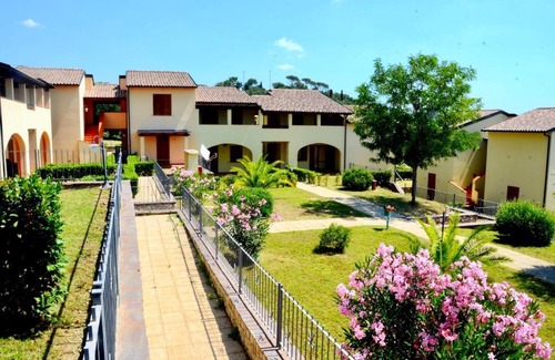 Suvereto Apartment | Apartments 4 beds, first floor with private outdoor area, in Residence with swimming-pool