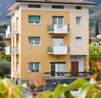 Arco Apartment | Apartments Arco in Centro Castello, Pichea, Stivo