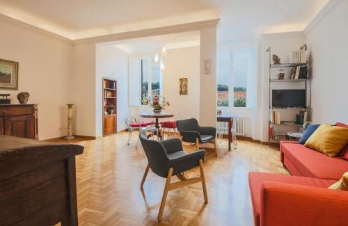 Santa Croce Apartment | Apartments Florence- Bellavista con il Davide river view
