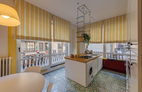 Oltrarno Apartment | Apartments Florence- Golden Tower with View