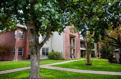 Kerrville Apartment | Apartments for rent during Solar Eclipse dates April 6th-9th.