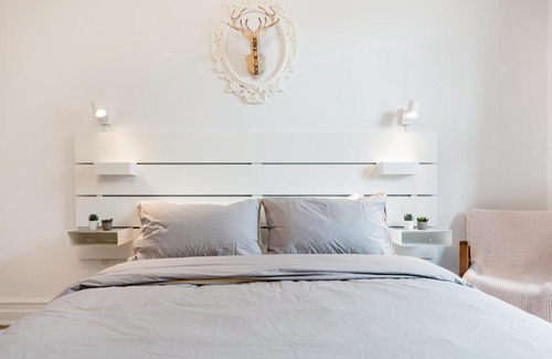 Maisonneuve Apartment | Apartments Near Montreal Olympic Park