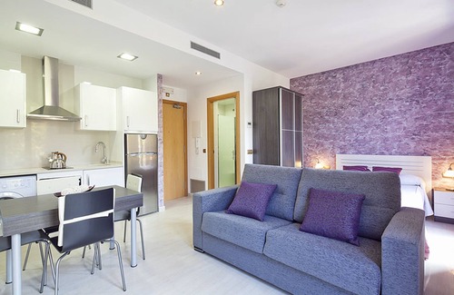 Gothic Quarter Apartment | Apartments Ramblas 108