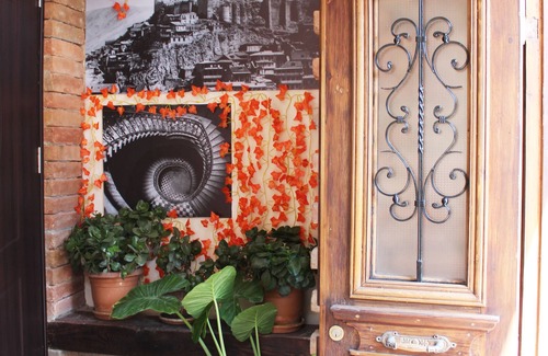 Chugureti House | ApartTen 2 BR Apt