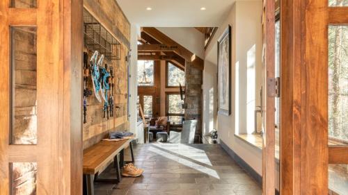 Mountain Village House | Apex by AvantStay Cozy Expansive Mountain Home Close to the Slopes w Hot Tub
