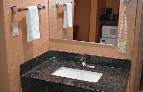 Modesto Hotel | Apex Inn