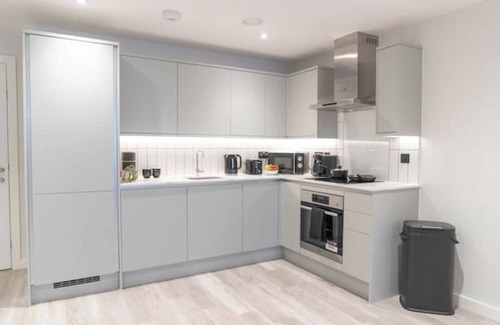 Bordesley Apartment | Apex Lofts Suite - Modern 2bed 2bath in Digbeth!