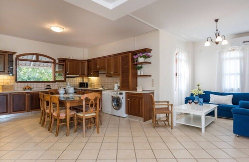 Maleme House | Aphrodite Luxury Villa (Iason Villas), 4 Bedrooms, Garden, Next To Maleme Beach