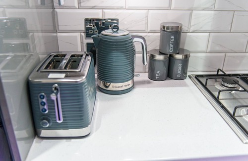 Huddersfield Apartment | Aphrodite Suites Imperial Suite Hot Tub Apartment