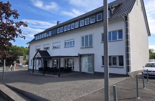 Wildflecken House | Apollo Apartment - Centrally located modern apartment for travelers & families.