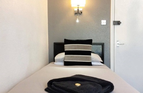 Hastings House | Apollo Guest House