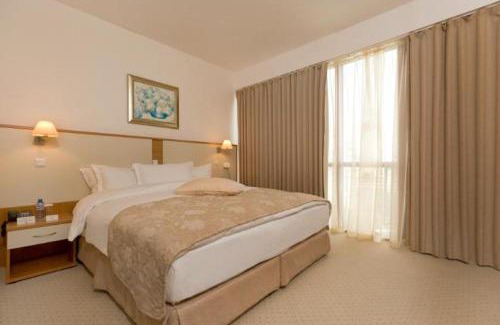 Golden Sands Hotel | Apollo Spa Resort - All-Inclusive , Free Pools & Individual AC in Every Room