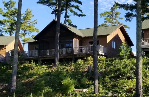 Bayfield House | Apostle Pines #4 @ Apostle Highlands Golf Course