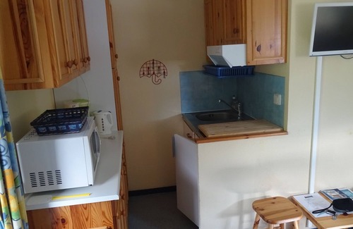 Les Bottieres Condo | App 4 pers rch quiet, near playground and start ski or snowshoes