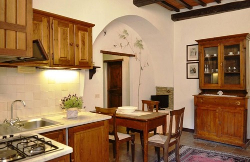 San Pietro a Cegliolo Apartment | APP. GARDENIA x4 Beautiful farmhouse surrounded by nature, with swimming pool just 3 km from Cortona
