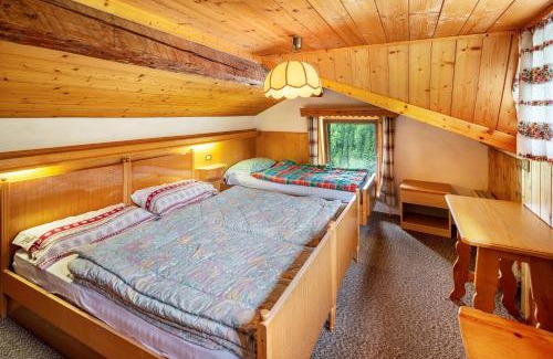 Livinallongo del Col di Lana Apartment | Appartamento La Mirandola Blu