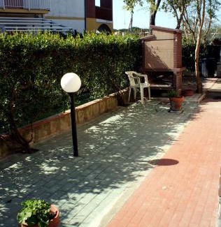 Marina di Castagneto Carducci Apartment | Appartamento indipendente con Giardino ideale per famiglie
