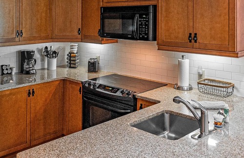 Vernon Condo | Appalachian @ Mtn Creek Pool Hot Tubs Sauna Gym Deck Mtn Front #248