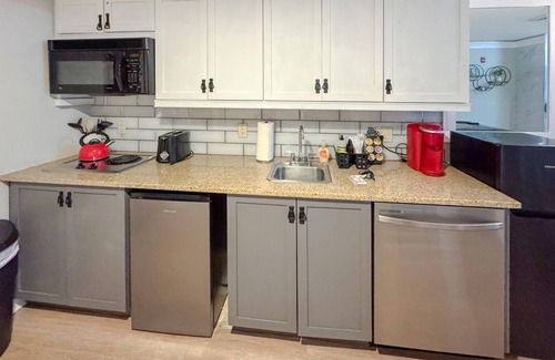Vernon Condo | Appalachian @ Mtn Creek Pool Hot Tubs Sauna Gym Deck Mtn Front #342