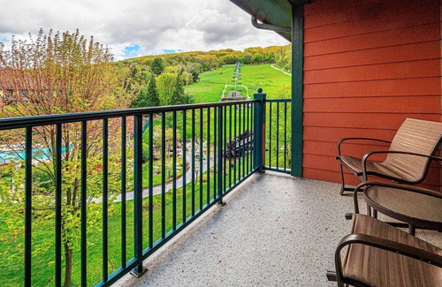 Vernon Condo | Appalachian @ Mtn Creek Pool Hot Tubs Sauna Gym Deck Mtn Front #342