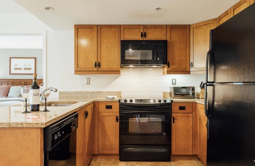 Vernon Condo | Appalachian @ Mtn Creek Pool Hot Tubs Sauna Gym Deck Mtn Front #312