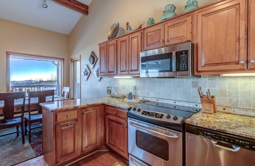 Seven Devils House | Appalachian State of Mind- Sunset and Sunrise View, Yard Area, Open Floor Plan with Amazing Vie.