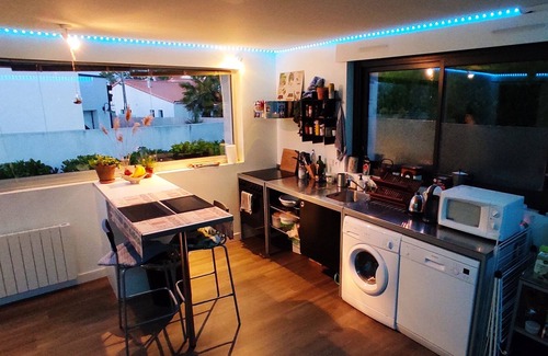 Saint-Sebastien-sur-Loire Apartment | Appartement 4 Pers. au Calme Avec Parking Gratuit