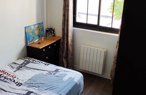 Saint-Sebastien-sur-Loire Apartment | Appartement 4 Pers. au Calme Avec Parking Gratuit
