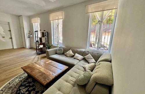 Saint-Michel - Nansouty - Saint-Genes Apartment | Apparemment 66 m Carrés Avec Patio , au Rez de Chaussée Dans un Immeuble Calme