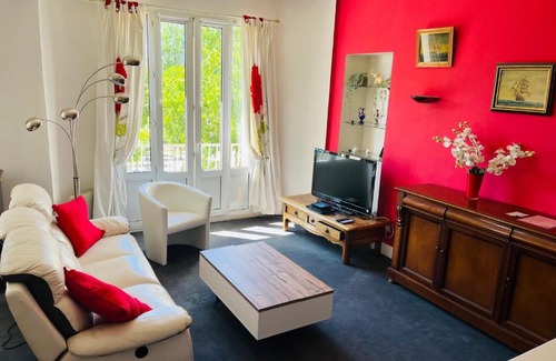 Boulogne-sur-Mer Apartment | Appart 4 pers, face Jardins Nausicàa & à 50m plage