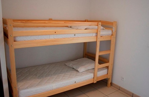 Besse-et-Saint-Anastaise Apartment | Appart 6 pers avec Parking privé, près du Lac et ski - FR-1-814-71