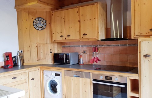 Champagny-en-Vanoise Apartment | Appart. 6 pers in Savoyard chalet, - LA PLAGNE PARADISKI and PNV