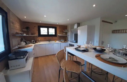 Saint-Jean-de-Sixt House | Appart 6 pers-proche Clusaz-Grand Bornand-2mn a pied center village et navette