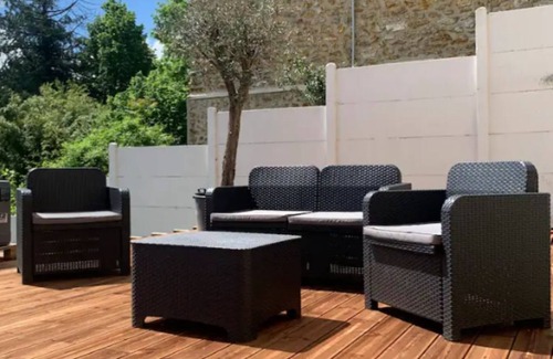 La Ferte-sous-Jouarre Apartment | Appart avec terrace proche Disney, Paris & Reims