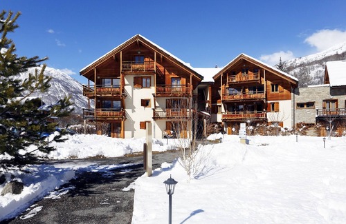 Saint-Chaffrey Condo | Appart Cosy 8p, à 300m des pistes, accès piscine