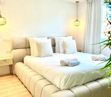 Salon-de-Provence Apartment | Appart 'COSY avec Piscine Chauffée Privée