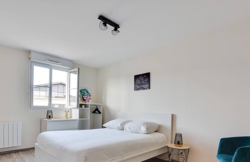 Magny-le-Hongre Apartment | APPART COSY QUARTIER CALME HYPER CENTRE PARKING