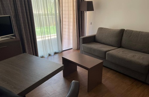 Le Suquet Apartment | Appart/hotel with swimming pool 100m from the beach
