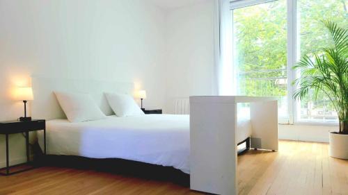 Centre Erlon Apartment | Appart SPA 80m2 avec terrasse balcon jacuzzi et sauna privatif en hyper centre Place Drouet d'Erlon