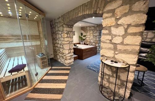 Hincmar Apartment | Appart Spa Privatif