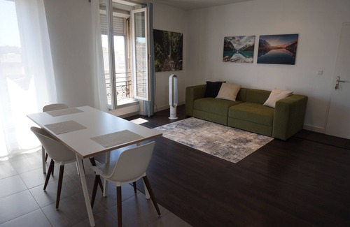 Salon-de-Provence Apartment | Appart/Suite Privilège XL with Parking